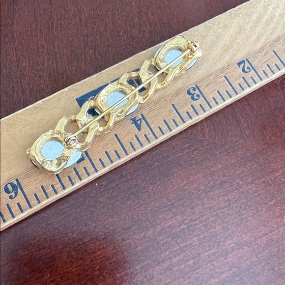 Vintage Gold Tone Stone Brooch - Picture 2 of 2